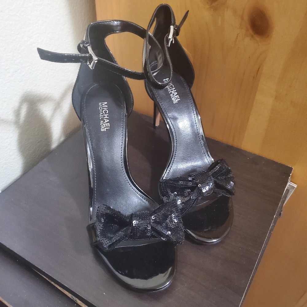 Michael Kors Paris 👡Sandal
